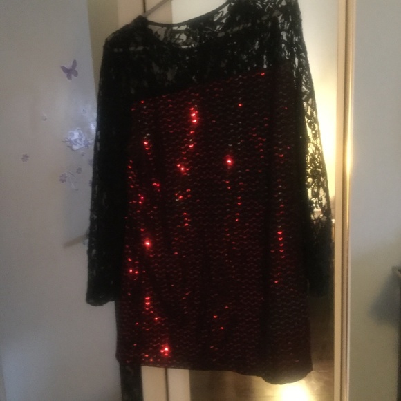 Evening dresses - Picture 3 of 6